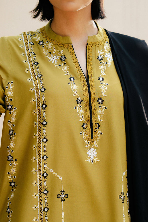 ZARA SHAHJAHAN-3PC DHANAK EMBROIDERED SHIRT WITH CHIFFON EMBROIDERED SHAWL & DHANAK TOUSER- 673