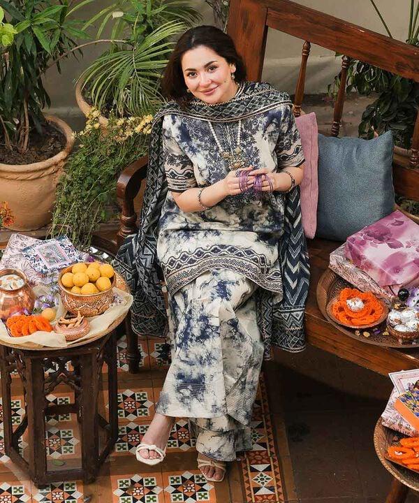 3PC-Printed Lawn Shirt With Voile Printed Chiffon Dupatta-1542