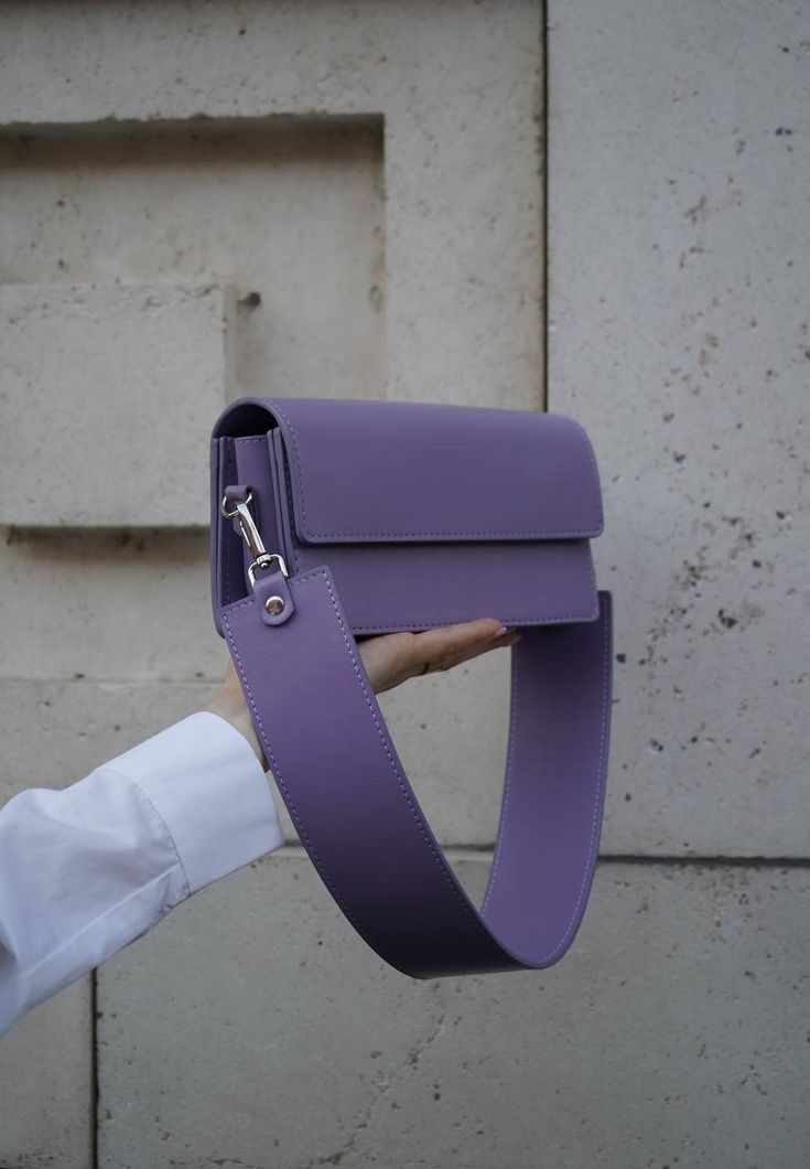 CROSS BODY BAGS