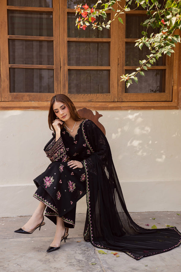 BATIK-3PC LAWN EMBROIDERED SHIRT WITH CHIFFON EMBROIDERED DUPATTA AND EMB TROUSER 719